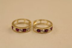 Náušnice-kruhy- farebné zirkóny- zacvakávacie--žlté zlato- 14K