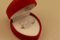 Prsteň- číre kamienky- rhódiované striebro- 925/1000