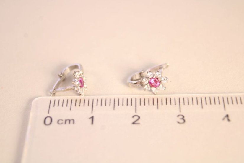 Zlaté náušnice v tvare kvietku farebné zirkóny, biele zlato, francúzsky patent, 0,91 g, 14K 585/1000