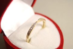 Prsteň- diamanty- H/Si2- žlté zlato- 14 karátov