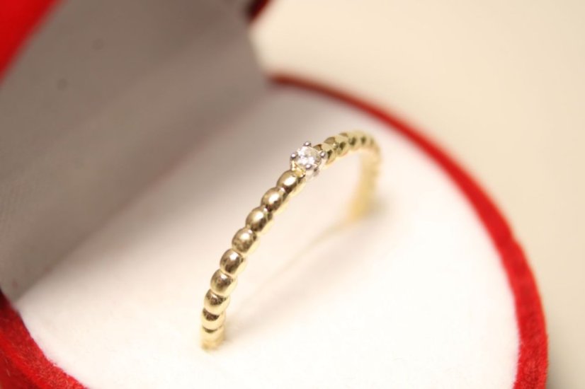 Diamantový prsteň zo žltého a bieleho zlata 0.02 ct H/Si2, veľkosť 52, 1,13 g, 14 karátov 585/1000 - Farba zlata: Viacfarebné zlato, Druh kameňa: DIAMANT (BRILIANT), Farba kameňa: Biely, Veľkosť prsteňa: 52, Váha (g): 1,13, Rýdzosť: 14 karátov 585/1000