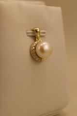 Prívesok - kultivovaná perla - číre zirkóny - pozlátené striebro