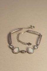 Náramok-biely opál-číre zirkóny-rhodium-striebro