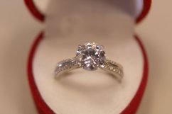 Prsteň- Swarovski kameň- zirkóny- biele zlato- 14 karátov