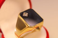 Zlatý prsteň s ónyxom, číry zirkón, viacfarebné zlato, veľkosť 72, 7,44 g, 14K, 585/1000