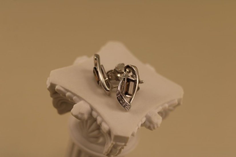 Náušnice-hnedo-šedý kremeň-číre zirkóny-rhodium-puzetky-striebro