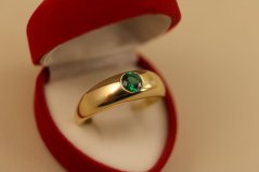 Prsteň- zelený zirkón- žlté zlato- 14 karátov