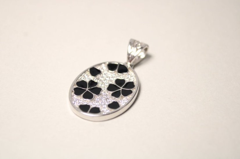 Strieborný prívesok ovál s kvetmi , čierny smalt a číre zirkóny, rhodium, 4,57 g, 925/1000