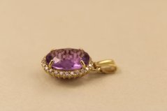 Prívesok- fialový kameň- zirkóny- žlté zlato- 14 karátov