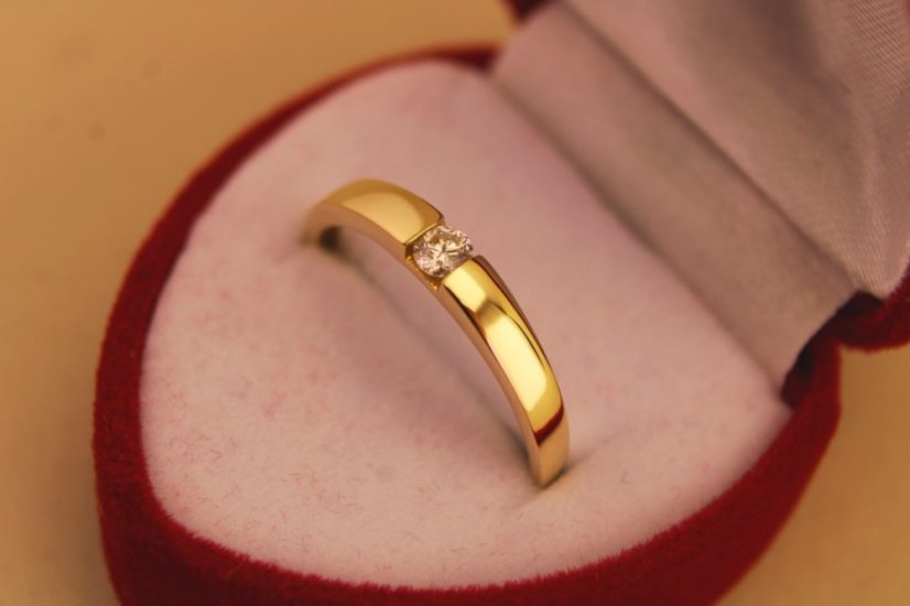 Prsteň- briliant- H/Si2- žlté zlato- 14 karátov