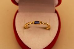 Zlatý prsteň - Točený - Modrý zirkón - Žlté zlato - 14k