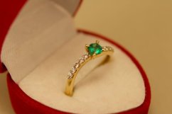 Prsteň-žlté zlato-zelený zirkón- číre zirkóny-14 karátov