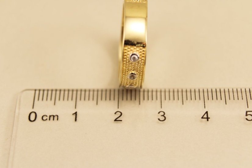 Zlatý ružencový prsteň, v kombinácii s bielymi doplnkami a čírymi zirkónmi, 14k 585/1000