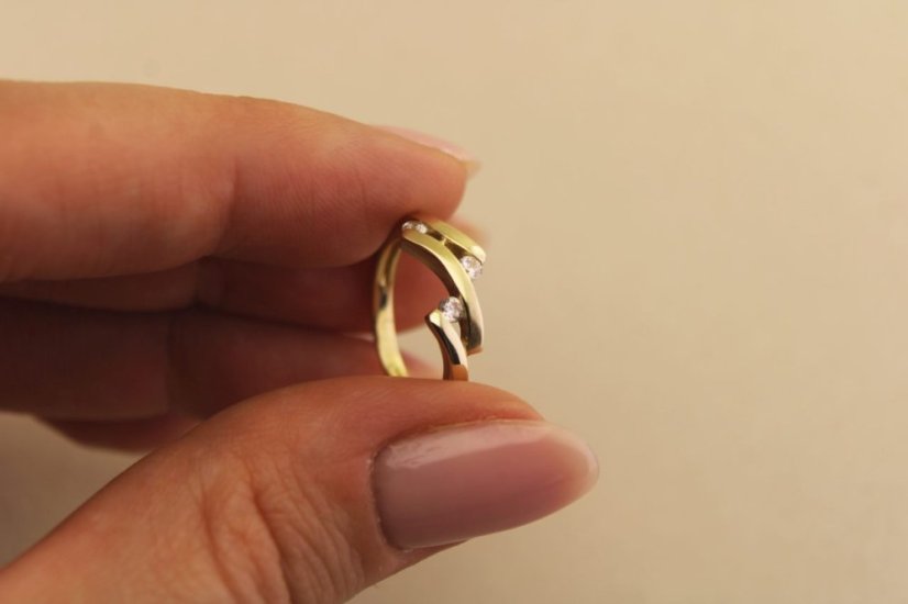 Zlatý prsteň - Vlny - Číre zirkóny - Žlté zlato - 14k