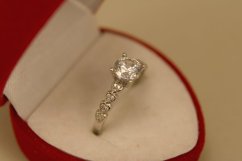 Prsteň- biele zlato-číre zirkóny-14K