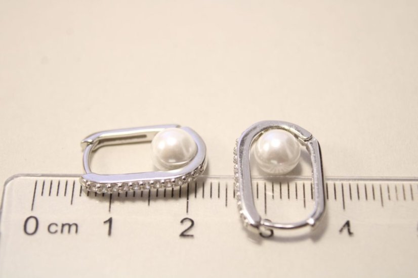 Strieborné oválne náušnice zirkónové s bielymi perlami, rhodium, kĺbové zapínanie, 2,50 g, 925/1000