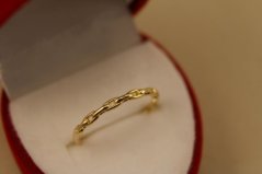 Prsteň- retiazkový vzor- žlté zlato- 14 karátov