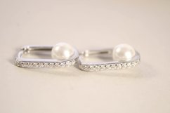 Strieborné oválne náušnice zirkónové s bielymi perlami, rhodium, kĺbové zapínanie, 2,50 g, 925/1000