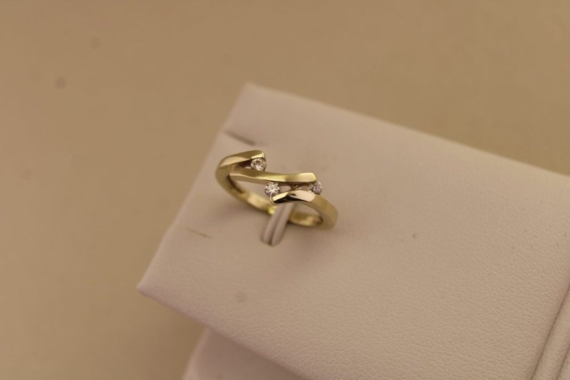 Zlatý prsteň - Vlny - Číre zirkóny - Žlté zlato - 14k