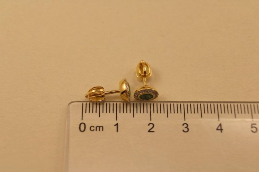 Smaragdové - diamantové náušnice - žlté zlato - diamanty 0,09 ct - šrúbky - 14K