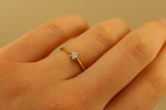 Prsteň- diamant 0,12 ct- žlté zlato- 14 karátov