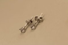 Náušnice- číre zirkóny- puzetky- biele zlato- 14K