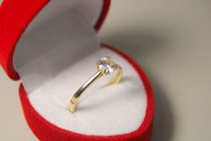 Zlatý prsteň s čírym zirkónom z kombinovaného zlata, veľkosť 54, 2,15 g, 14K 585/1000