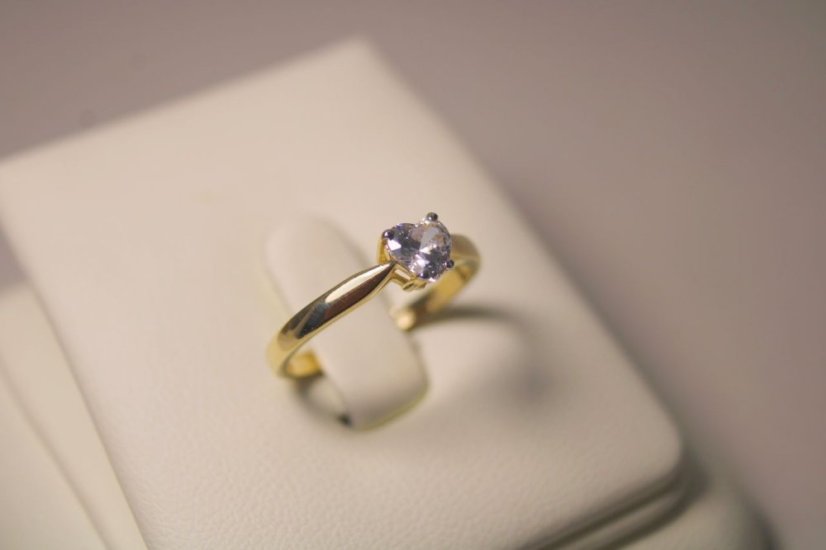 Prsteň-číry zirkón-srdce-kombinované zlato-14K