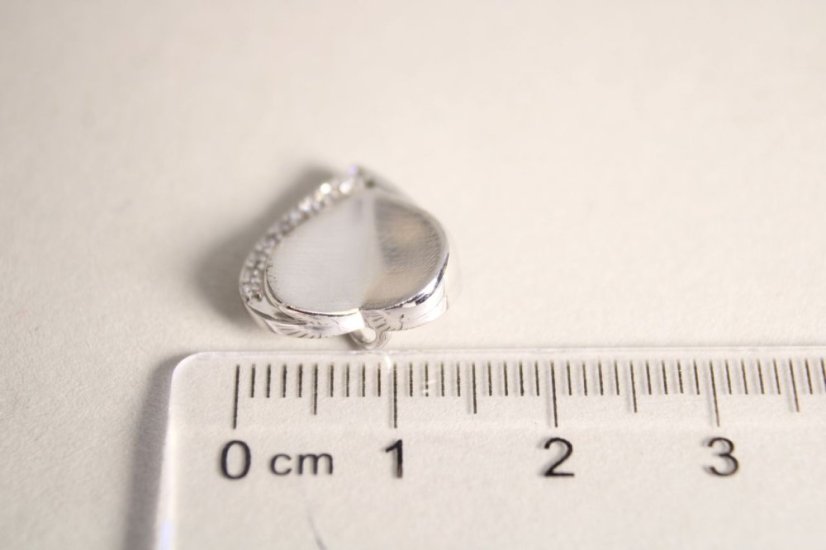 Strieborný prívesok s matno-lesklou úpravou - srdce s čírymi zirkónmi, rhodium, 1,98 g, 925/1000