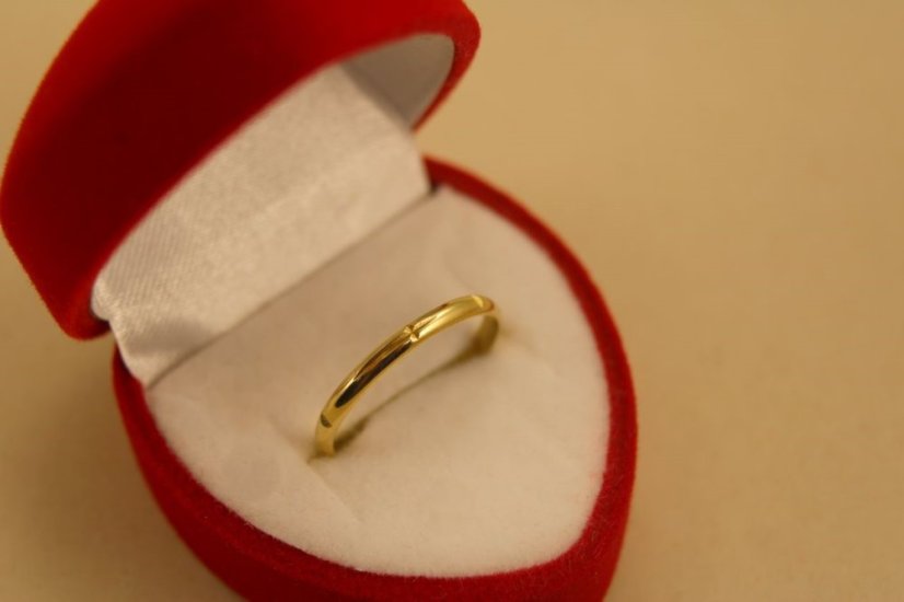 Prsteň- ruženec- jemný gravír- žlté zlato- 14 karátov