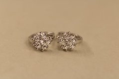 Náušnice- malé kruhy- zirkóny- zacvakávacie- rhódiované striebro