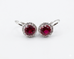 Náušnice - sýto rúžový a číry zirkón - patent - rhódiované striebro