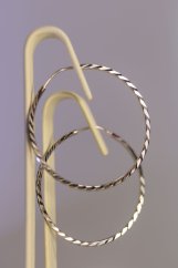 Náušnice- vzorované kruhy-biele zlato- 14 karátov