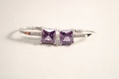 Naušnice- fialový kameň- patent- rhódiované striebro