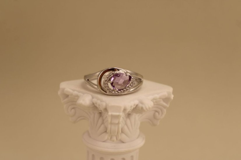 Prsteň - fialový Ametyst - číre zirkóny - rhodium - striebro