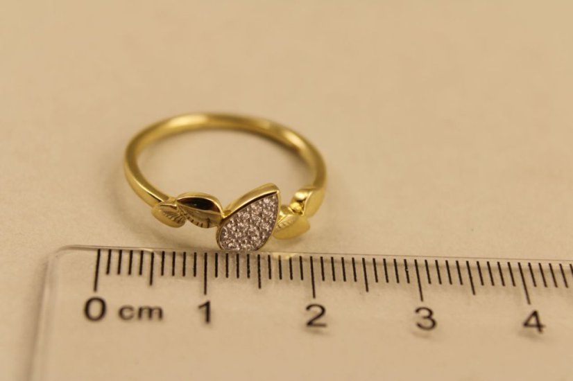 Prsteň-žlté zlato-diamanty 0,050 ct-H/Si-14 karátov