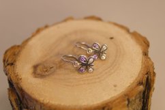 Detské náušnice-motýľ-fialové a biele zirkóny-biele zlato- brizúra-14 karátov