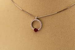 Zlatá celebritka - Zirkonový kruh s červeným zirkónom - Biele zlato -14k