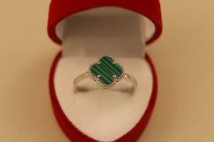 Prsteň-ďatelinka-zelený malachit-rhodium-striebro