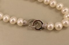 Náramok- sladkovodné biele perly- rhódiované striebro