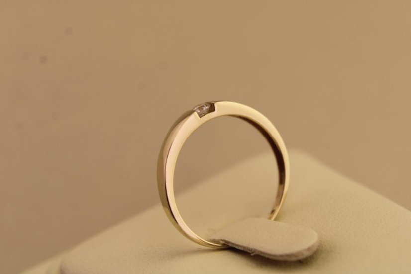 Prsteň- briliant- H/Si2- žlté zlato- 14 karátov