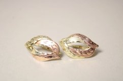 Náušnice-gravírovaný povrch-viacfarebné zlato-patent-14 karátov