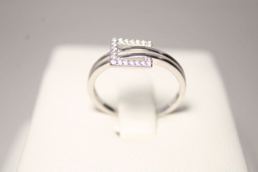 Strieborný prsteň s čírymi zirkónmi, rhodium, veľkosť 54, 1,56 g, 925/1000