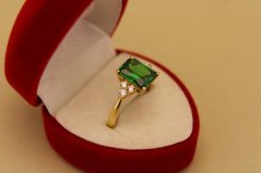 Zlatý prsteň - Štvorcový zelený zirkón - Žlté zlato - 14k
