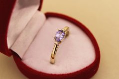 Prsteň- tanzanit- diamanty- H/Si2- kombinované zlato- 14 karátov