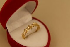 Prsteň- kvetinový motív-zirkóny- žlté zlato- 14 karátov