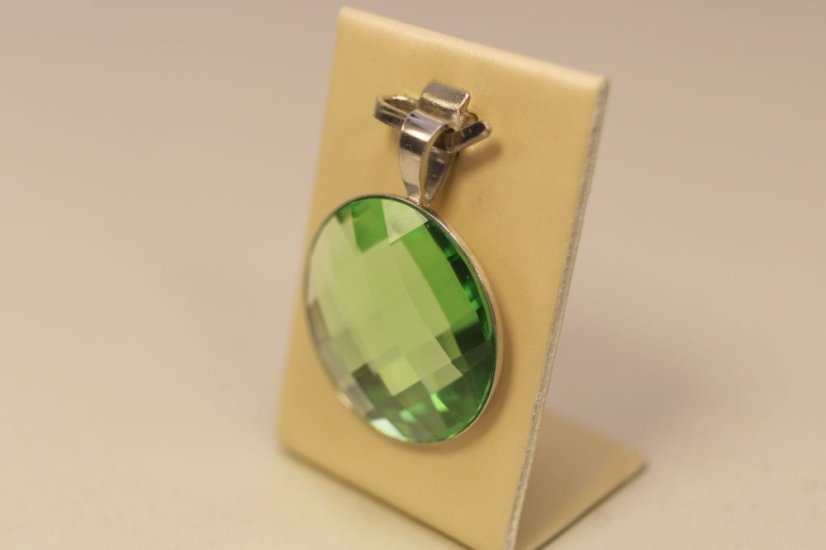 Strieborný okrúhly prívesok zelený swarovski crystals, striebro, 3,52g, 925/1000