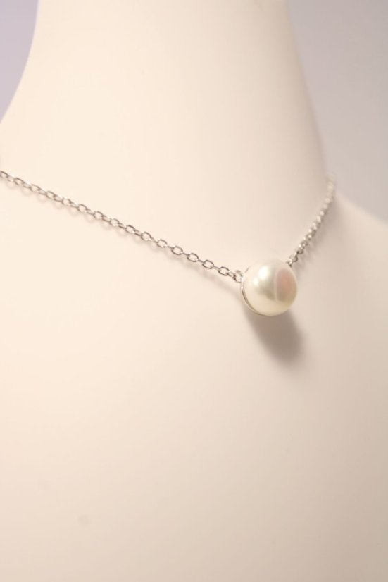 Retiazka- celebritky- biela riečna perla- rhódiované striebro