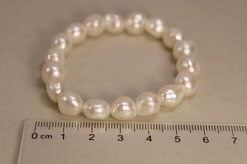 Náramok-  biele sladkovodné perly
