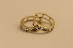 Náušnice- kruhy- modré a číre zirkóny- zacvakávacie- žlté zlato- 14K